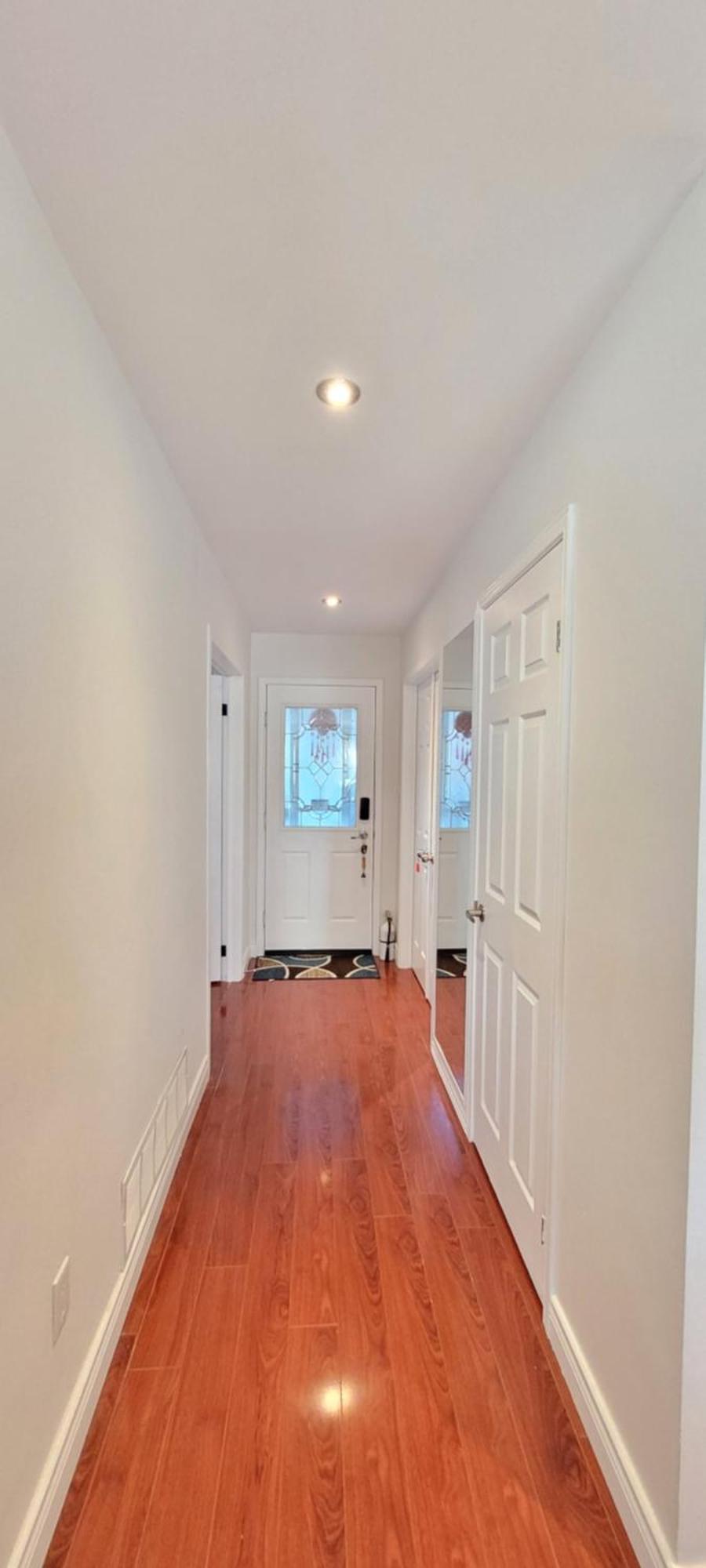 Mainfloor Spacious Room In โตรอนโต ภายนอก รูปภาพ
