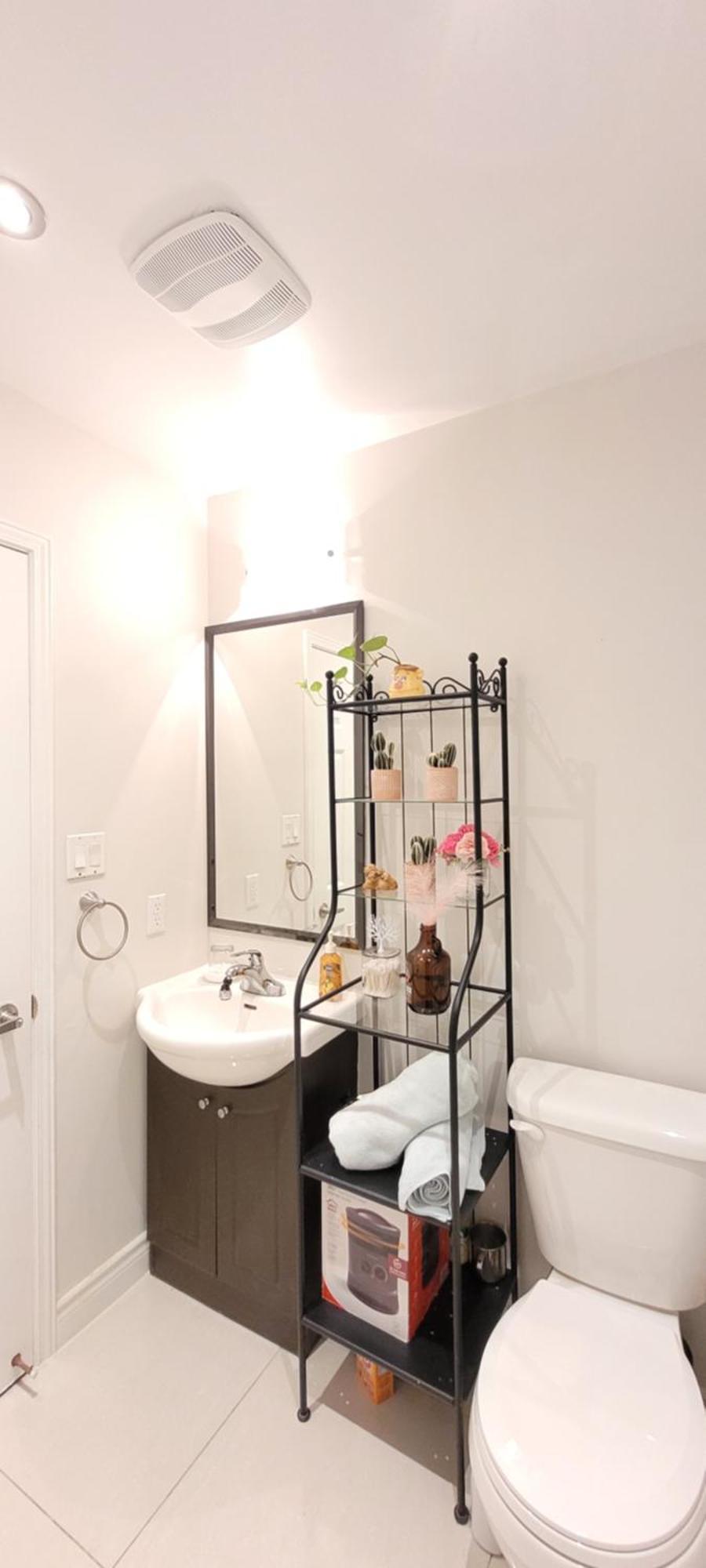 Mainfloor Spacious Room In โตรอนโต ภายนอก รูปภาพ